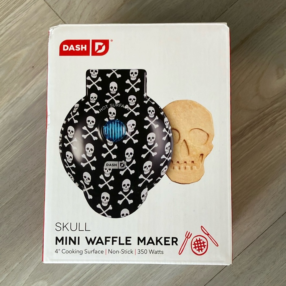 DASH Skull Mini Waffle Maker NWT